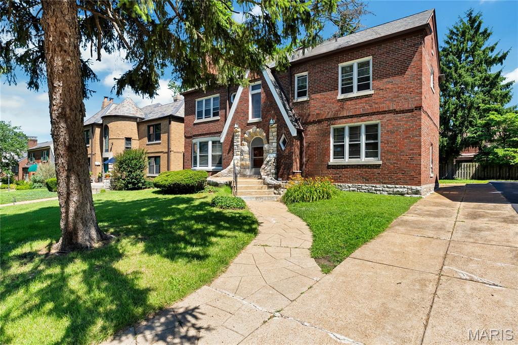 8015 Davis