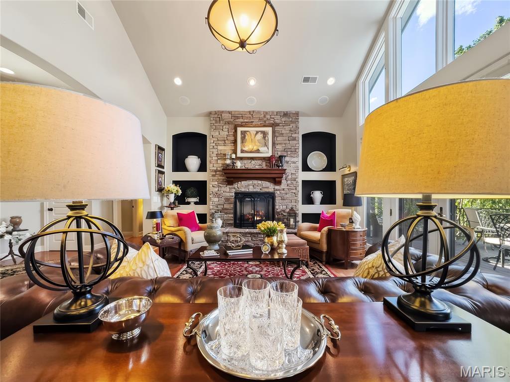 302 Country Ridge