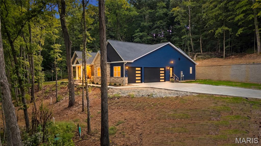 3406 Bluffs